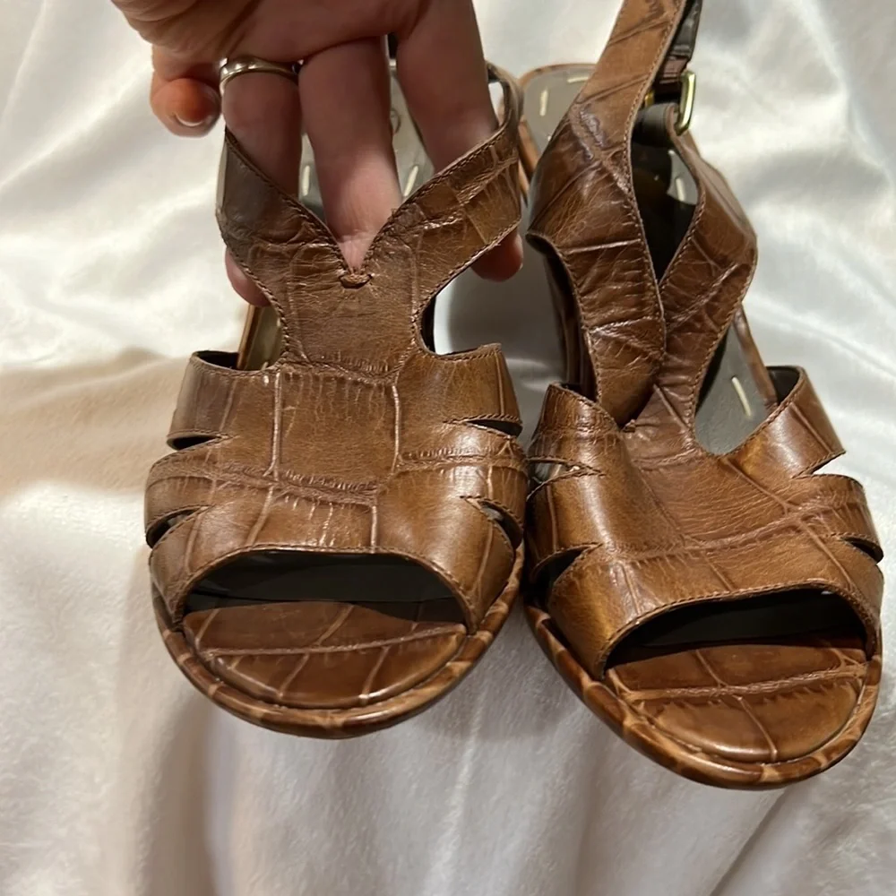 B Makowsky Serge strappy Block Heels